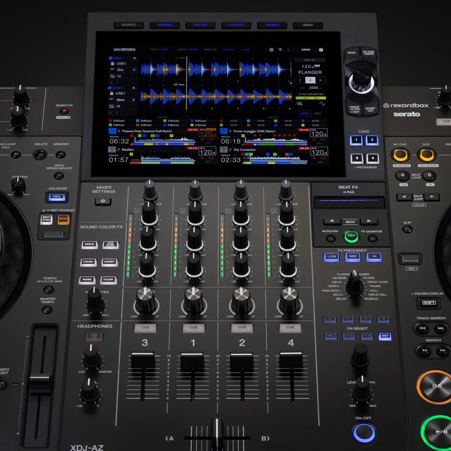 Detalle del mezclador central y pantalla del AlphaTheta XDJ-AZ-N mostrando formas de onda, efectos Beat FX y controles de ecualización.